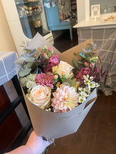 Load image into Gallery viewer, Seasonal Wrapped Bunches