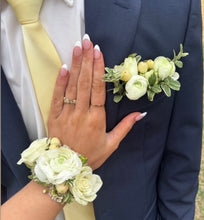 Load image into Gallery viewer, Custom Pocket Boutonniere