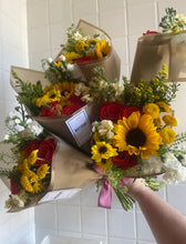 Load image into Gallery viewer, Custom Grad Bouquets