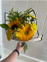 Load image into Gallery viewer, Custom Grad Bouquets