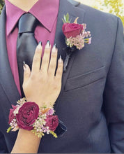 Load image into Gallery viewer, Matching Floral Cuff and Boutonniere