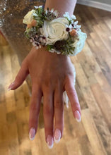 Load image into Gallery viewer, Custom Floral Cuff Corsage