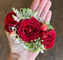 Load image into Gallery viewer, Matching Floral Cuff and Boutonniere