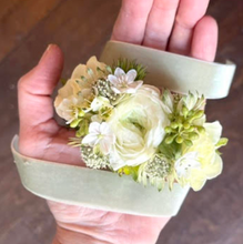Load image into Gallery viewer, Ribbon Corsage