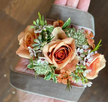 Load image into Gallery viewer, Ribbon Corsage
