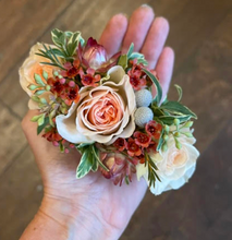 Load image into Gallery viewer, Custom Floral Cuff Corsage