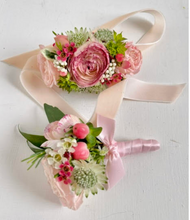 Load image into Gallery viewer, Ribbon Corsage