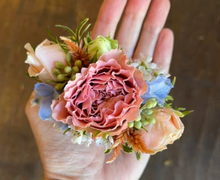 Load image into Gallery viewer, Custom Floral Cuff Corsage
