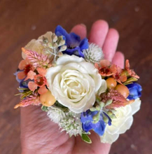 Load image into Gallery viewer, Custom Floral Cuff Corsage