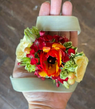 Load image into Gallery viewer, Ribbon Corsage