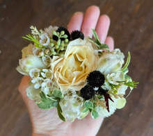 Load image into Gallery viewer, Custom Floral Cuff Corsage