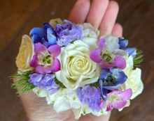 Load image into Gallery viewer, Custom Floral Cuff Corsage