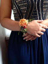 Load image into Gallery viewer, Floral Cuff Corsage