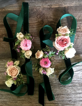 Load image into Gallery viewer, Fallston Florist Harford County corsage cuff formal prom boutonniere local flowers modern ribbon corsage baltimore prom formal dance Bel Air 