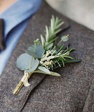 Load image into Gallery viewer, Designer&#39;s Choice Boutonnieres