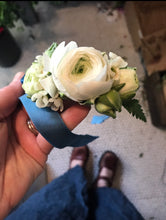 Load image into Gallery viewer, Fallston Florist Harford County corsage cuff formal prom boutonniere local flowers modern cuff baltimore prom formal dance Bel Air 